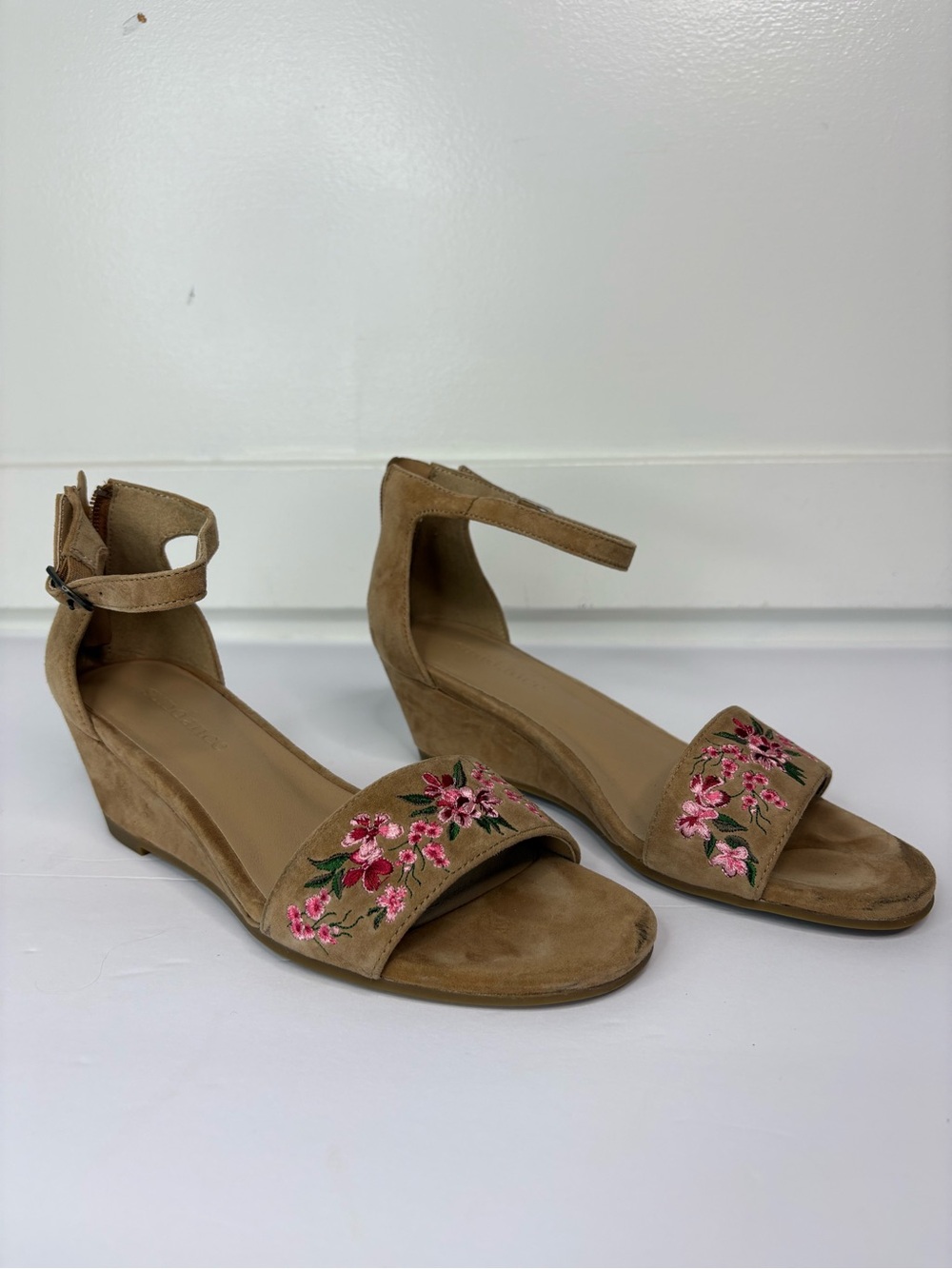 Sundance Tan Suede Floral Embroidered Wedge Sandals Size 7